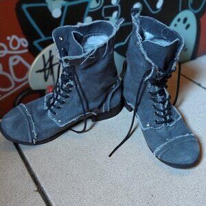 Rocket Dog Women's Lace up Boots